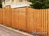 Wood-Privacy-Fence-Solidboard-Scalloped